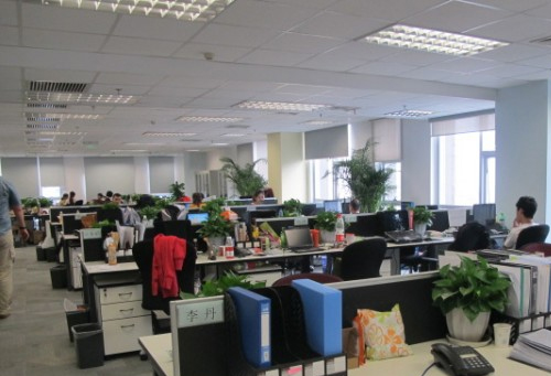 博股價微漲0.21% 智能割草機器人海外市場受關注:割草